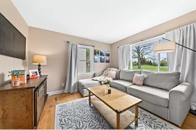 7926 W Wright St, Wauwatosa, WI 53213 - Photo 5