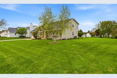 642  Small Farm Rd, Mukwonago, WI 53149 - Photo 5