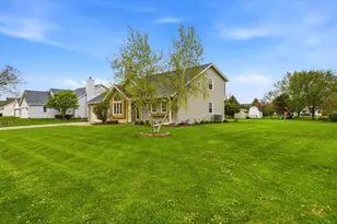 642 Small Farm Rd, Mukwonago, WI 53149 - Photo 5