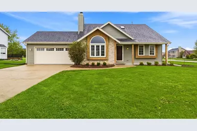 642  Small Farm Rd, Mukwonago, WI 53149 - Photo 1