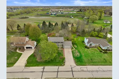 921 E Park Blvd, Oak Creek, WI 53154 - Photo 5