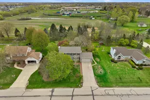921 E Park Blvd, Oak Creek, WI 53154 - Photo 5