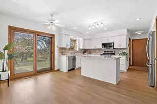 921 E Park Blvd, Oak Creek, WI 53154 - Photo 13