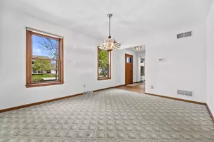 921 E Park Blvd, Oak Creek, WI 53154 - Photo 21