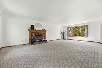 921 E Park Blvd, Oak Creek, WI 53154 - Photo 9