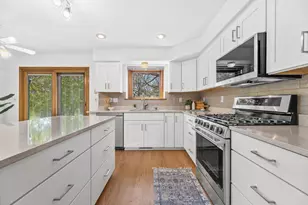 921 E Park Blvd, Oak Creek, WI 53154 - Photo 15