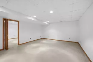 N68W14817 Prudence Dr, Menomonee Falls, WI 53051 - Photo 25