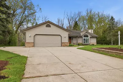 N68W14817  Prudence Dr, Menomonee Falls, WI 53051 - Photo 3