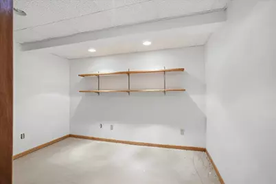 N68W14817  Prudence Dr, Menomonee Falls, WI 53051 - Photo 23