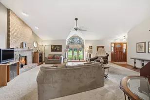 N68W14817 Prudence Dr, Menomonee Falls, WI 53051 - Photo 7