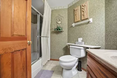 N68W14817  Prudence Dr, Menomonee Falls, WI 53051 - Photo 19