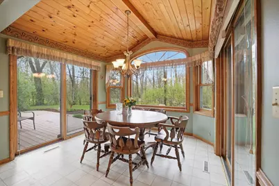 N68W14817  Prudence Dr, Menomonee Falls, WI 53051 - Photo 11