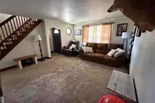 909 S 25th St, Manitowoc, WI 54220 - Photo 5