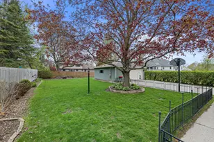 9015 W Cold Spring Rd, Greenfield, WI 53228 - Photo 7