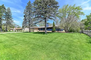 15860 Brookhill Dr, Brookfield, WI 53005 - Photo 5