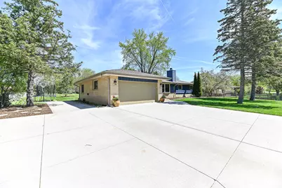 15860  Brookhill Dr, Brookfield, WI 53005 - Photo 7