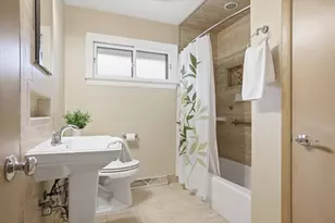 10035 W Highwood Ave, Wauwatosa, WI 53222 - Photo 9