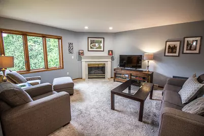 7222 W Mequon Square Dr #2, Mequon, WI 53092 - Photo 5