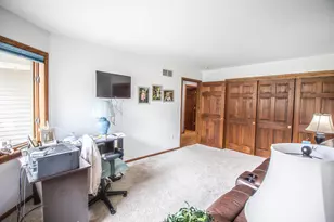 7222 W Mequon Square Dr, Mequon, WI 53092 - Photo 39