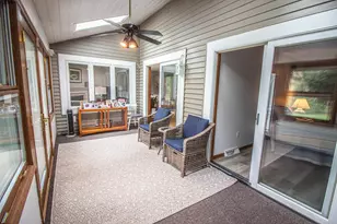 7222 W Mequon Square Dr, Mequon, WI 53092 - Photo 9