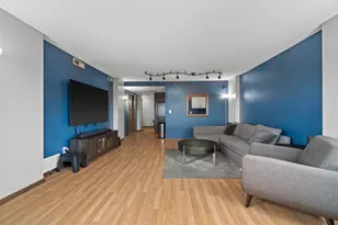 1633 N Prospect Ave, Milwaukee, WI 53202 - Photo 7