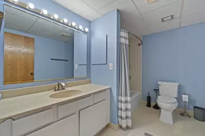 1633 N Prospect Ave #4C, Milwaukee, WI 53202 - Photo 17
