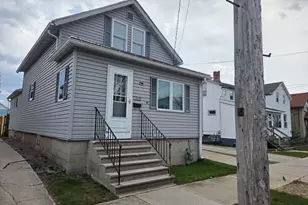 1005 19th St, Two Rivers, WI 54241 - Photo 3
