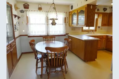 615  Rohda Dr, Racine, WI 53185 - Photo 3