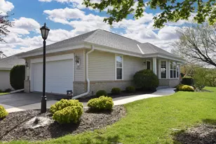 N97W14151 Knollcrest Cir, Germantown, WI 53022 - Photo 1