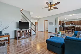N42W22770 Beacon Ct, Pewaukee, WI 53072 - Photo 11