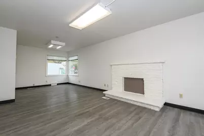 208  Wright St, Waukesha, WI 53186 - Photo 5
