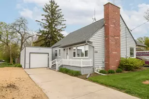 208 Wright St, Waukesha, WI 53186 - Photo 1