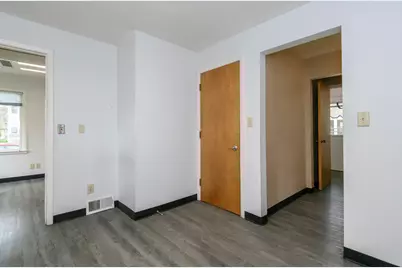 208  Wright St, Waukesha, WI 53186 - Photo 41