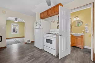 2617 S 99th St, West Allis, WI 53227 - Photo 9