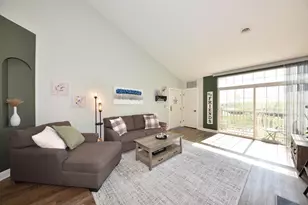 W206N16618 Blackberry Cir, Jackson, WI 53037 - Photo 3