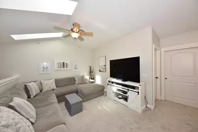 W206N16618  Blackberry Cir #2327, Jackson, WI 53037 - Photo 19