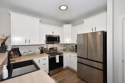 W206N16618  Blackberry Cir #2327, Jackson, WI 53037 - Photo 11