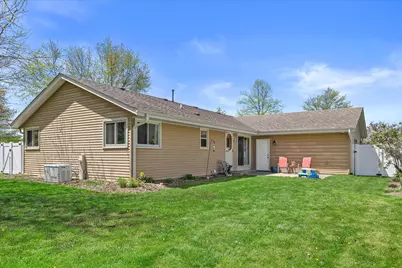 8674 S Wildwood Dr, Oak Creek, WI 53154 - Photo 31