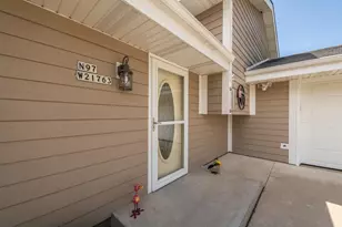 N97W21763 Whitehorse Dr, Germantown, WI 53017 - Photo 3