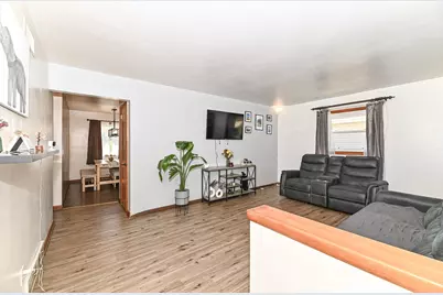 5416 S Elaine Ave, Cudahy, WI 53110 - Photo 9