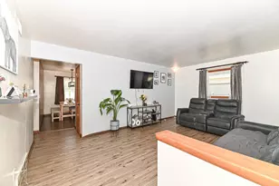 5416 S Elaine Ave, Cudahy, WI 53110 - Photo 9