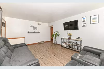 5416 S Elaine Ave, Cudahy, WI 53110 - Photo 13
