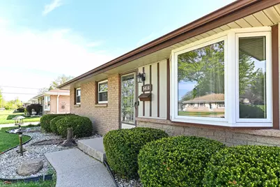 5416 S Elaine Ave, Cudahy, WI 53110 - Photo 7