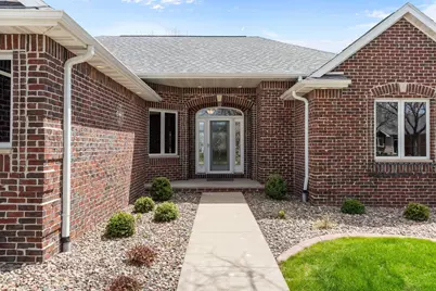 849  Whisper Falls Ln, Menasha, WI 54952 - Photo 3