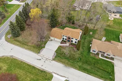 2146  Waverly Ct, Sheboygan, WI 53083 - Photo 11
