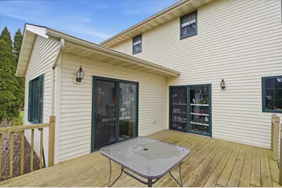 2146  Waverly Ct, Sheboygan, WI 53083 - Photo 7