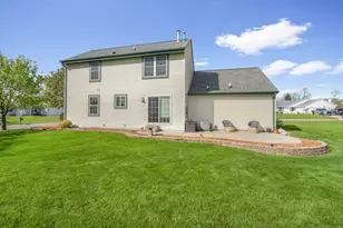 W143N9776 Ridgewood Ln, Germantown, WI 53022 - Photo 27