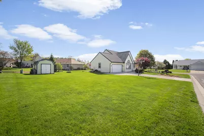 W143N9776  Ridgewood Ln, Germantown, WI 53022 - Photo 29