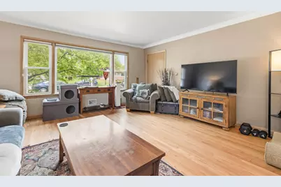 8831 W Hawthorne Ave #8833, Wauwatosa, WI 53226 - Photo 5