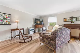 8831 W Hawthorne Ave, Wauwatosa, WI 53226 - Photo 21